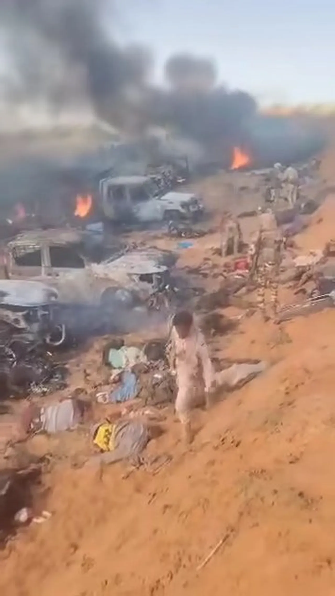 İsrail ve BAE’nin desteklediği Hızlı Destek Kuvvetlerinin ele geçirdiği el-Faşir şehrinde en az 27 bin kişinin katledildiği tahmin ediliyor.