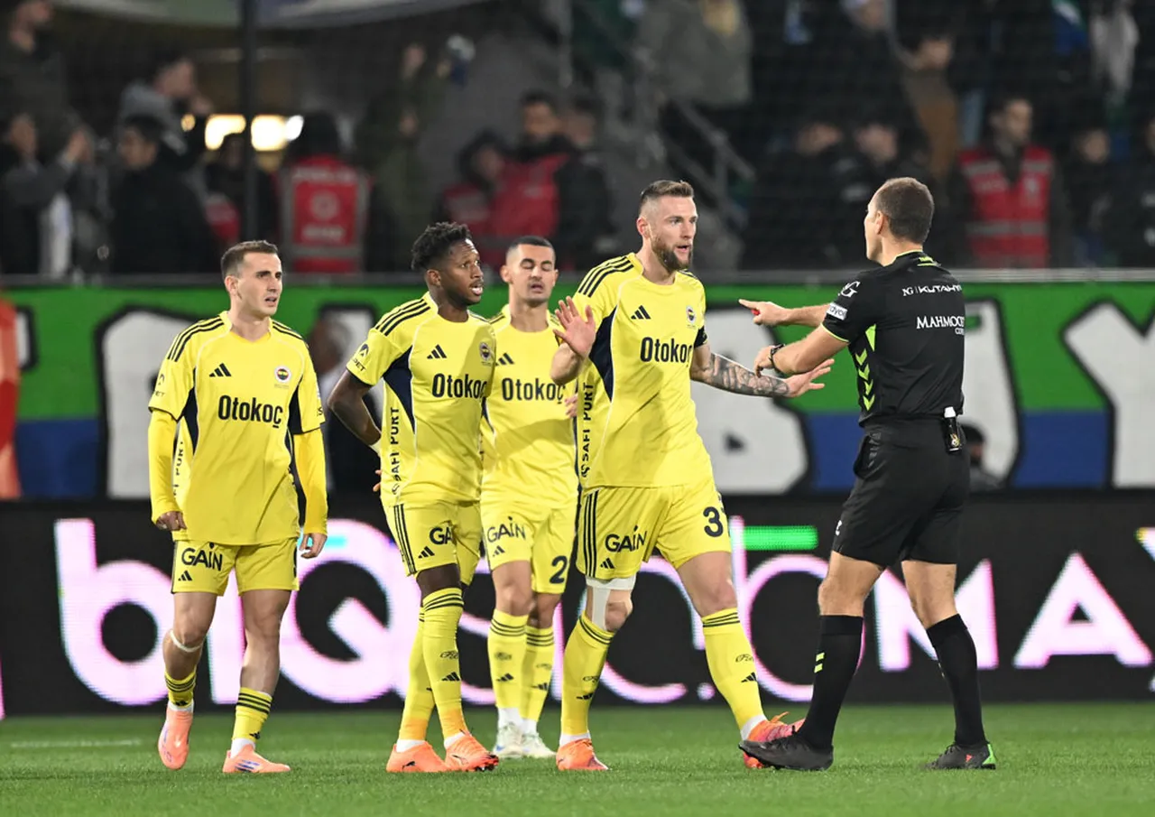 Çaykur Rizespor - Fenerbahçe maçından görüntü