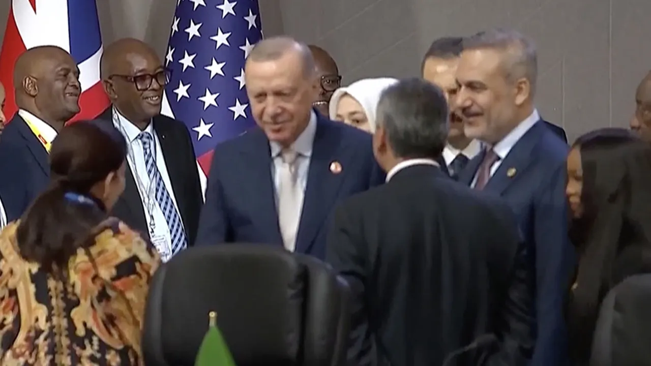 Cumhurbaşkanı Erdoğan, G20 Zirvesi'ndeki oturuma katıldı