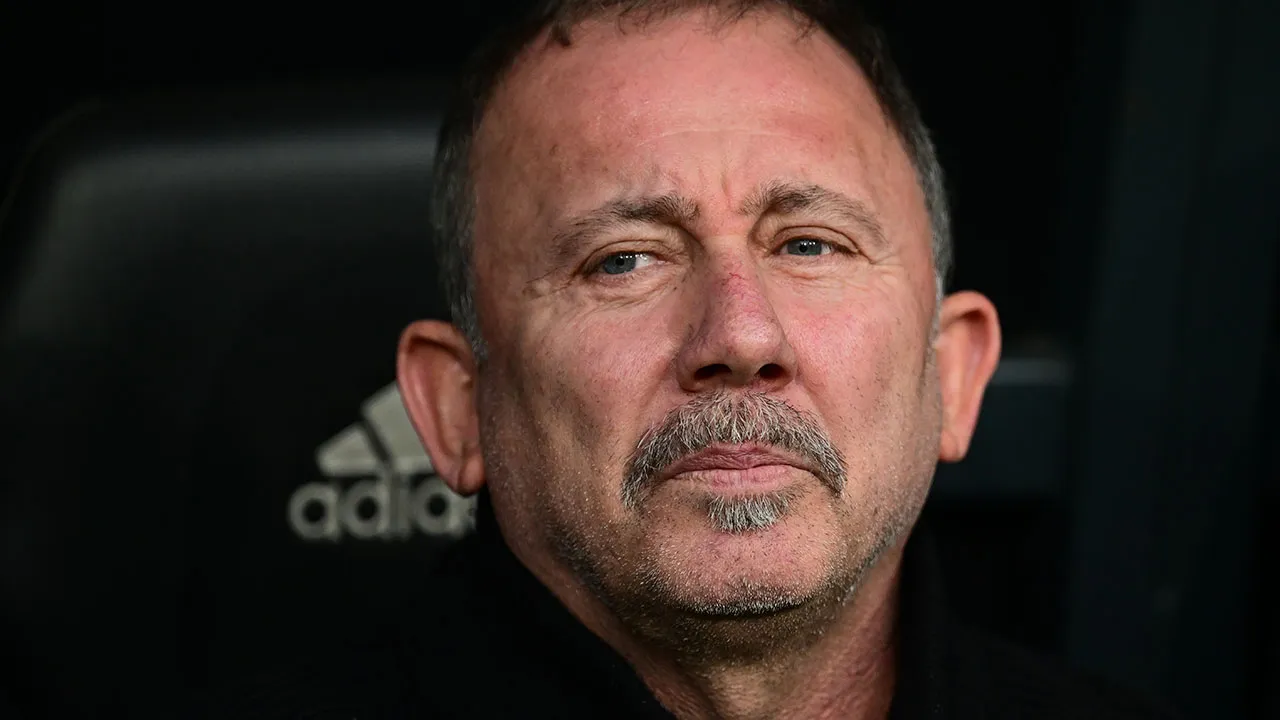 Dolmabahçe'de istifa depremi: Beşiktaş'ta Sergen Yalçın'a olay tepki 