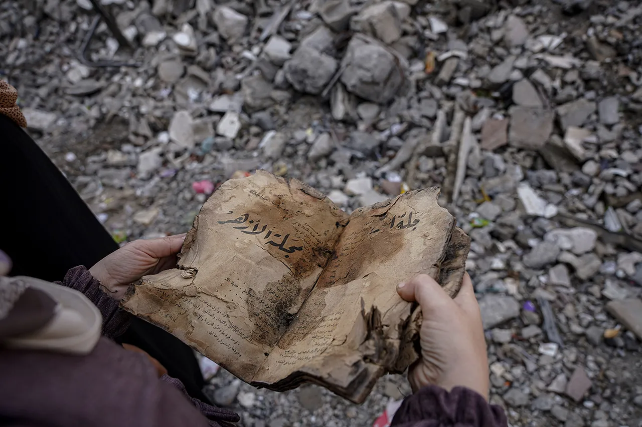 Enkazdan çıkan hazine değerinde koleksiyon! Gazze'de Osmanlı eserleri kurtarılmayı bekliyor