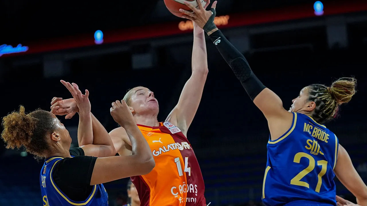 Fenerbahçe, Galatasaray'ı devirip liderdiği sürdürdü