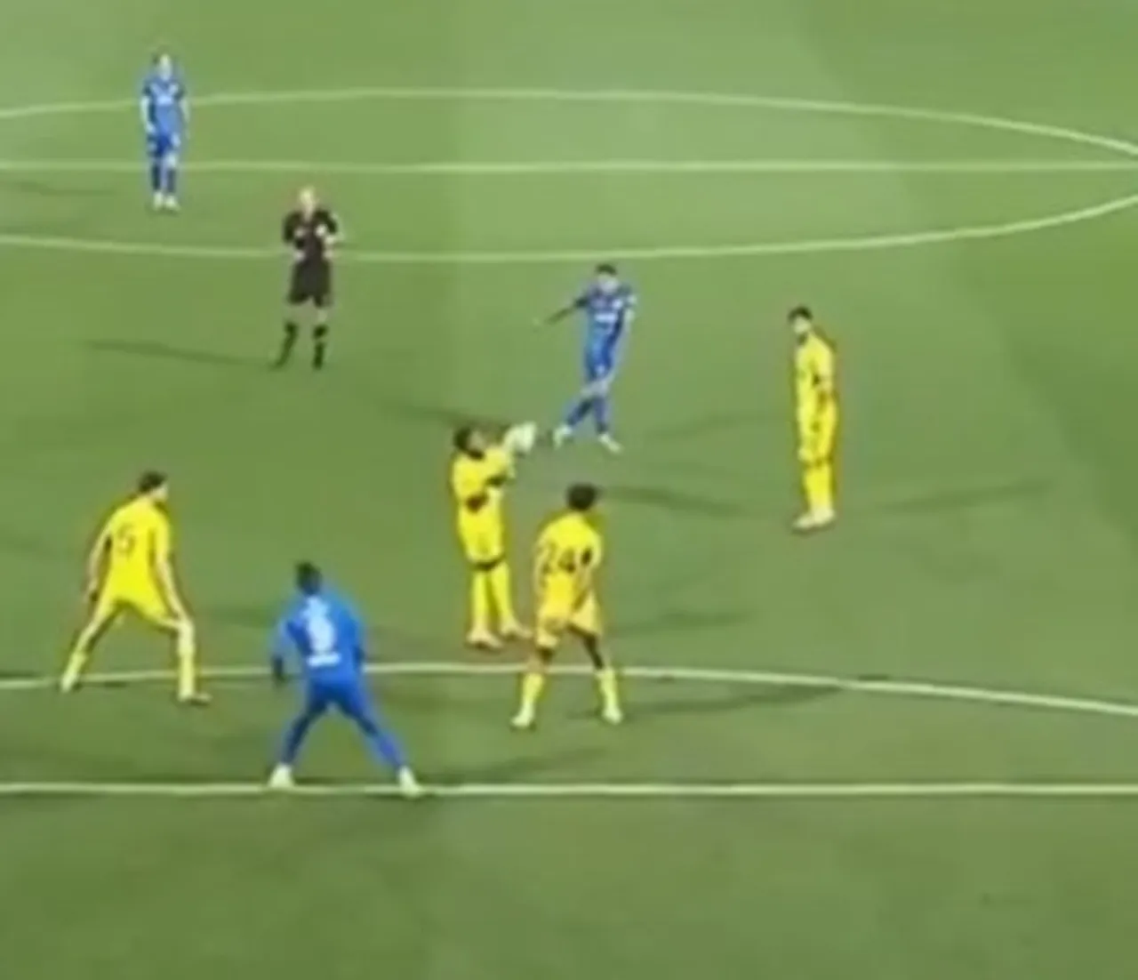 İkinci gol öncesi el pozisyonu