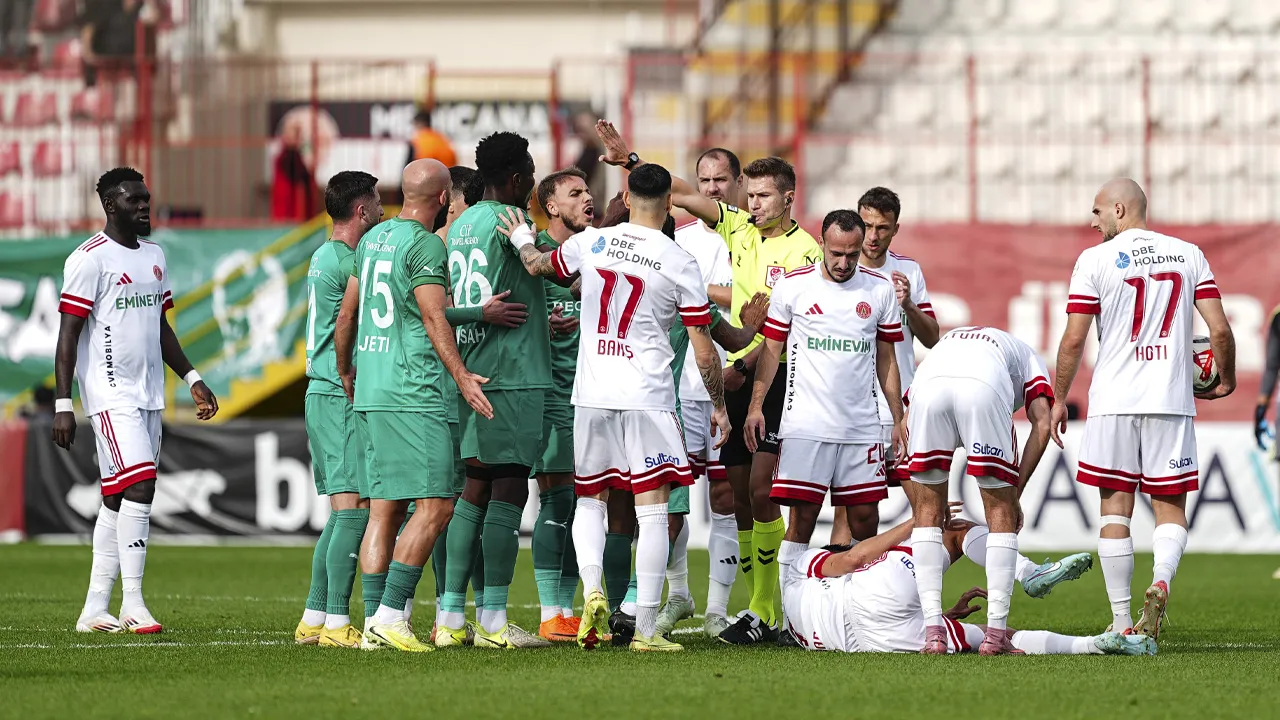 Kırmızı kartların damga vurduğu maç! 3 puan tek golle geldi