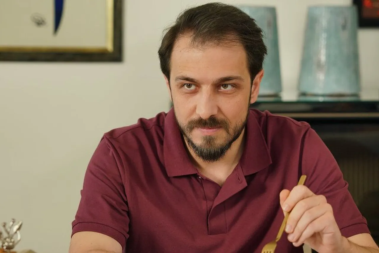 Kızılcık Şerbeti Mustafa yaşıyor mı? Emrah Altıntoprak diziye geri dönüyor iddiası