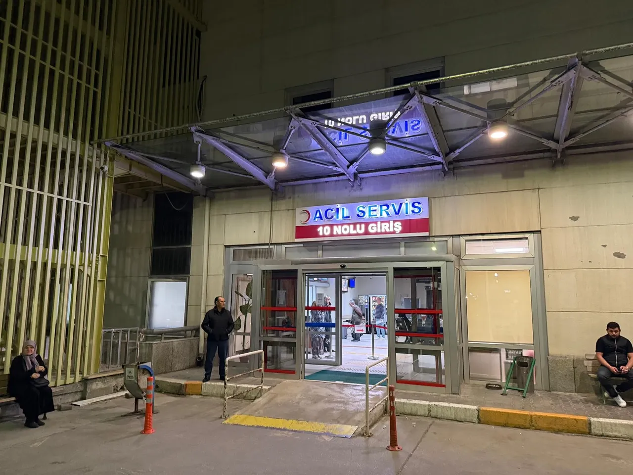 Sakarya'da cezaevinde toplu zehirlenme vakası! Hükümlüler hastaneye kaldırıldı