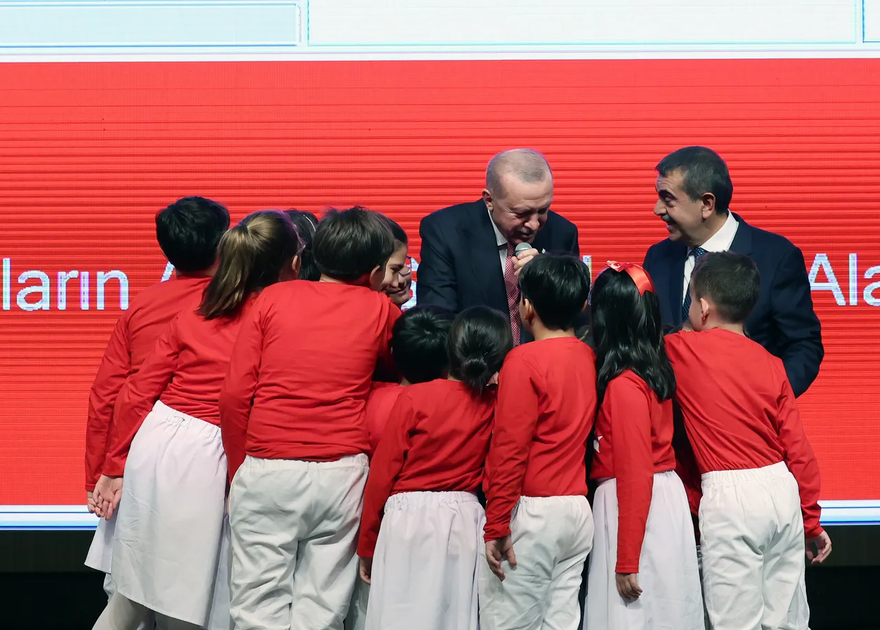 15 bin öğretmen atandı! Cumhurbaşkanı Erdoğandan kritik mesaj