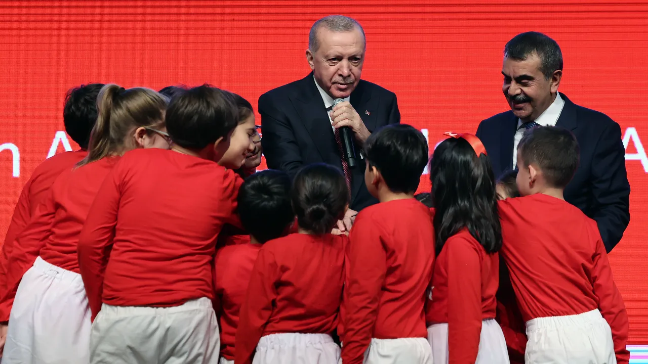 15 BİN ÖĞRETMEN ATANDI