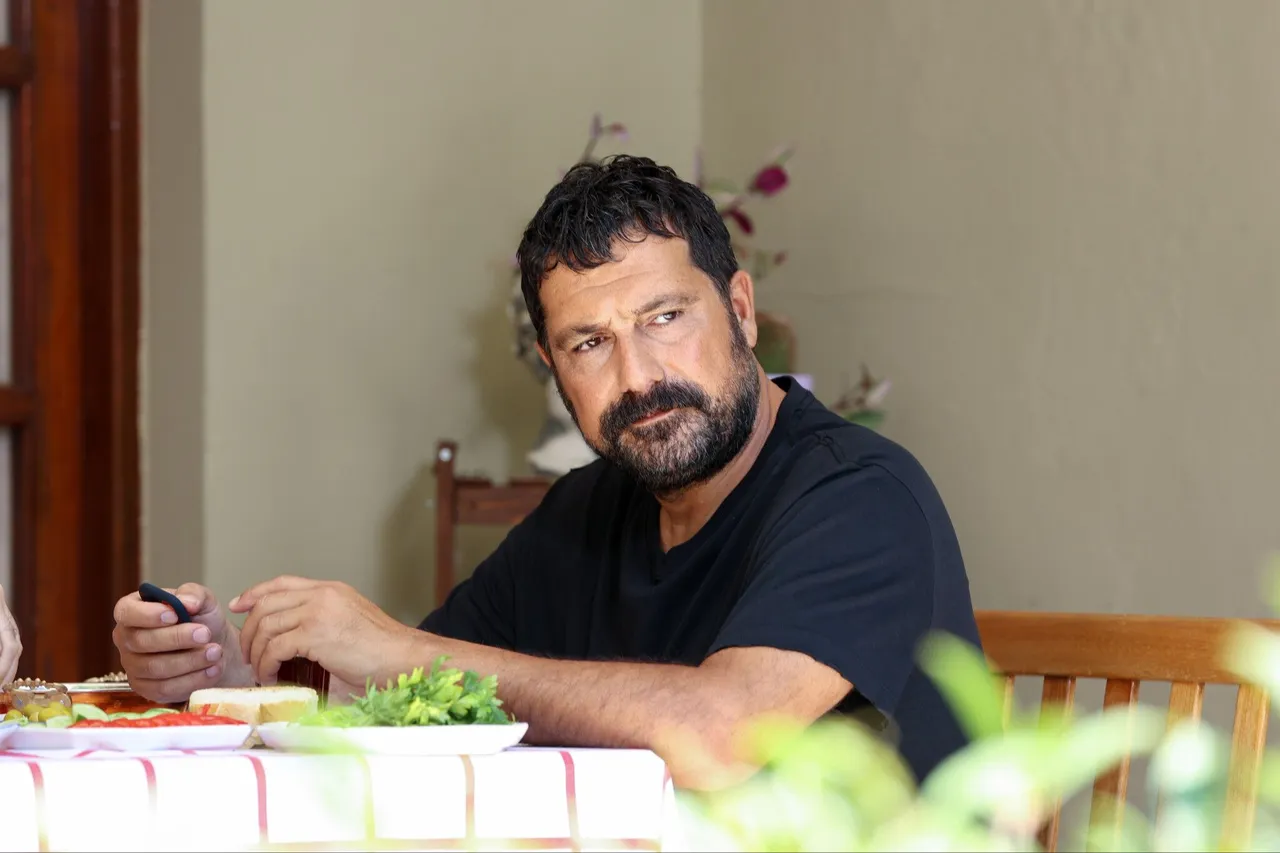 Bülent İnal kimdir, hangi dizilerde oynadı? Kıskanmak dizisinde savcı rolünde!