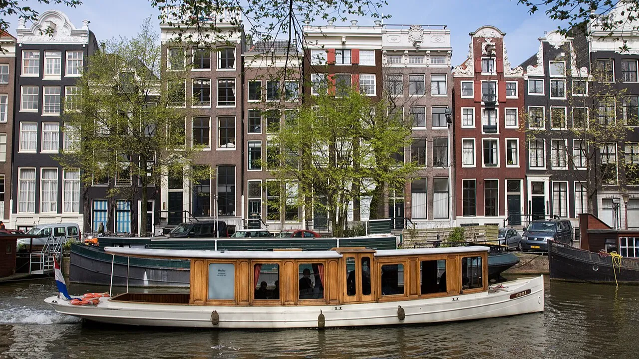 14. Amsterdam
