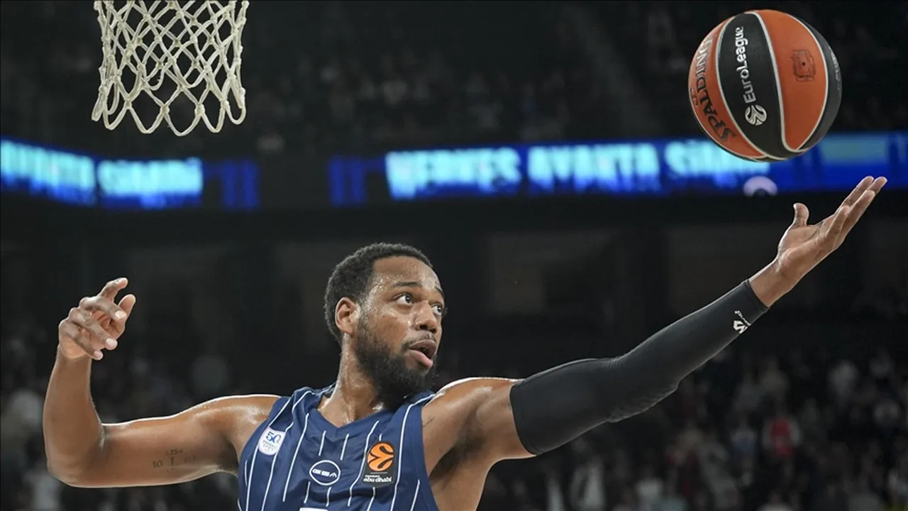 Anadolu Efes, EuroLeague'de 5 galibiyet ve 7 yenilgi aldı