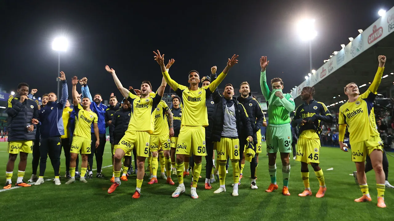 Fenerbahçe, UEFA kadrosunda değişikliğe gitti: Yıldız isim listeden çıkarıldı