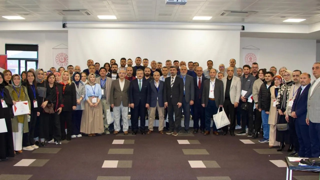 'Maarif Düşüncemizin Kuramsal Temelleri' çalıştayı sona erdi