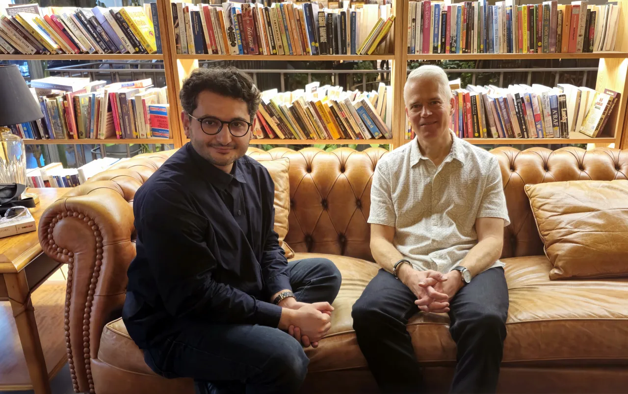 Logan’la bir araya geldik.