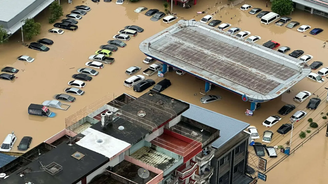 Sel ve toprak kaymasında 18 kişi öldü! Tayland felaket ile karşı karşıya 