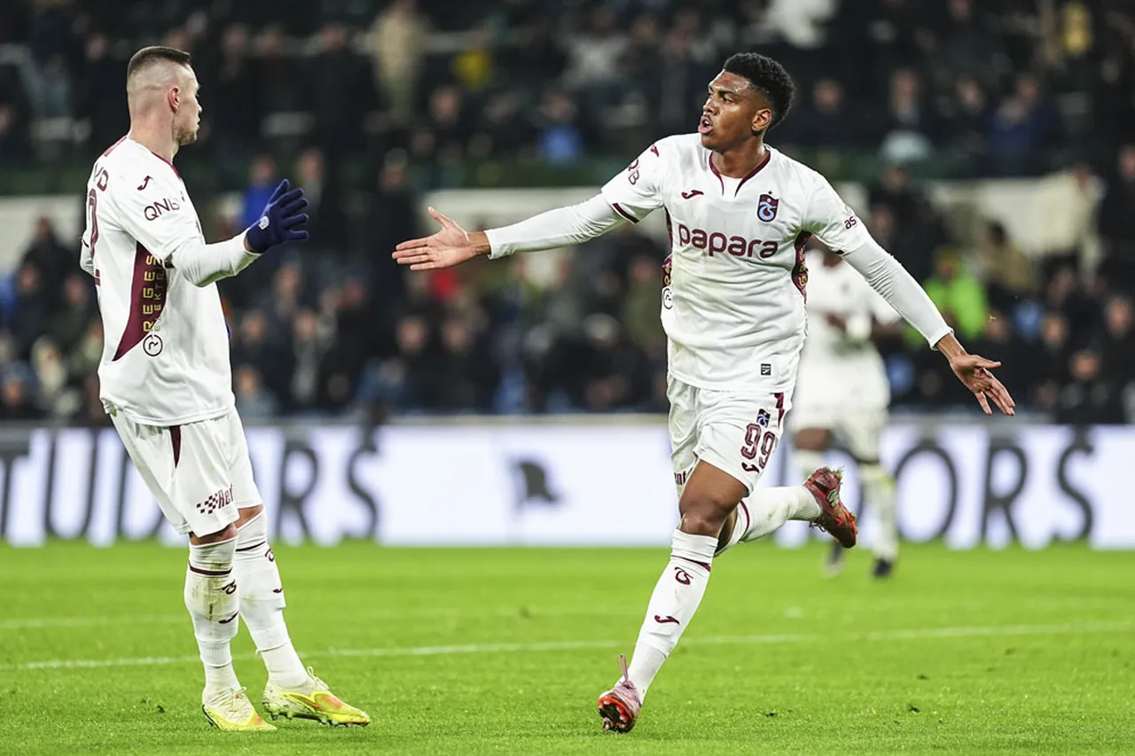 Trabzonsporlu oyuncuların gol sevinci