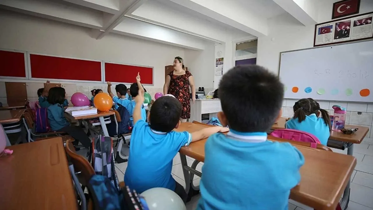 26 Kasım okullar tatil mi, Çarşamba okul yarım gün mü?