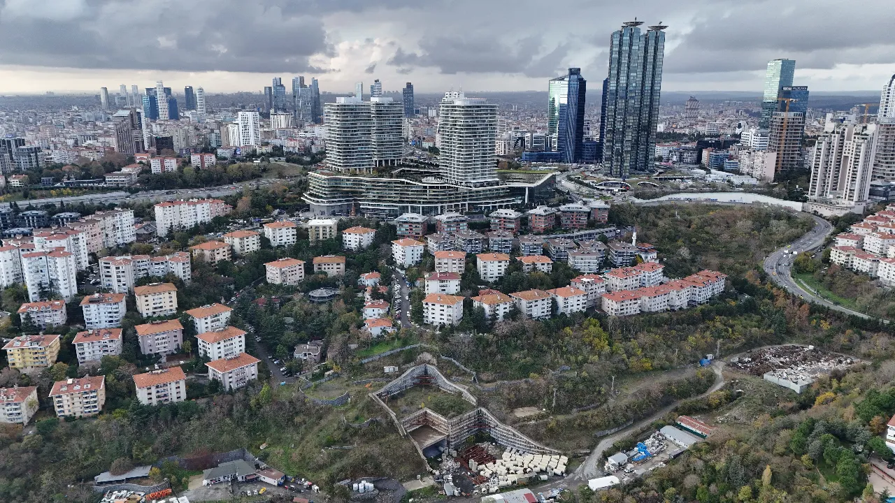 Burası İstanbulun göbeği! İBB yarım bıraktı, vatandaş isyan etti