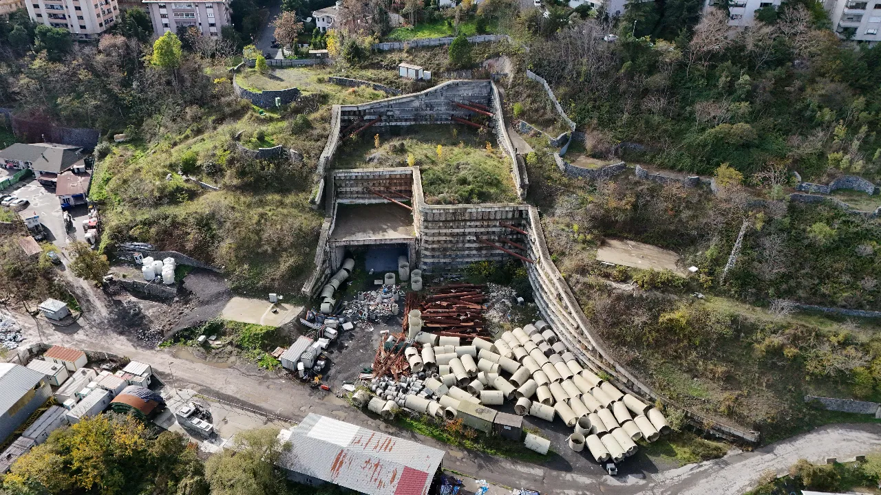 Burası İstanbulun göbeği! İBB yarım bıraktı, vatandaş isyan etti