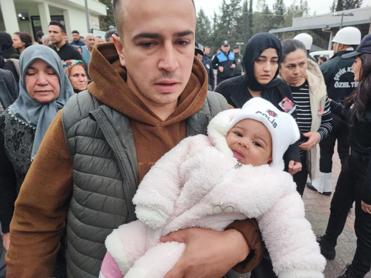 İsa Azmaz geride 8 aylık kızını bıraktı