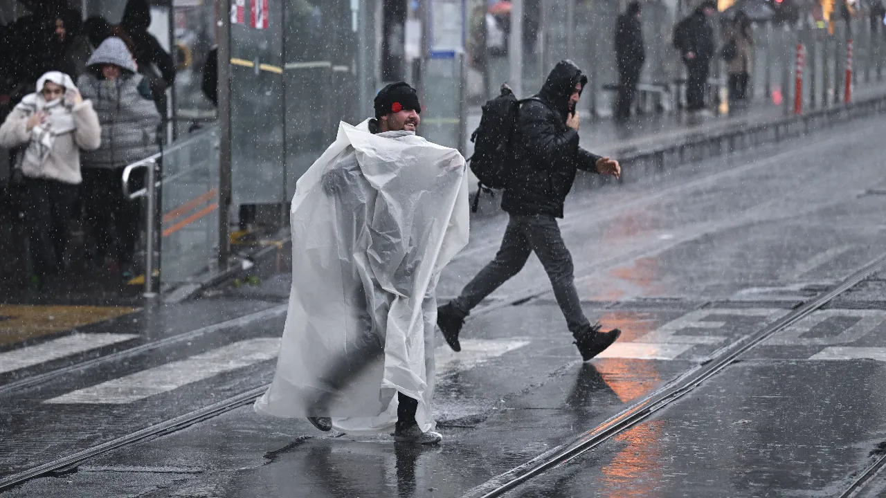 Hava durumu raporu: Bulut, sağanak yağış, sis, pus...