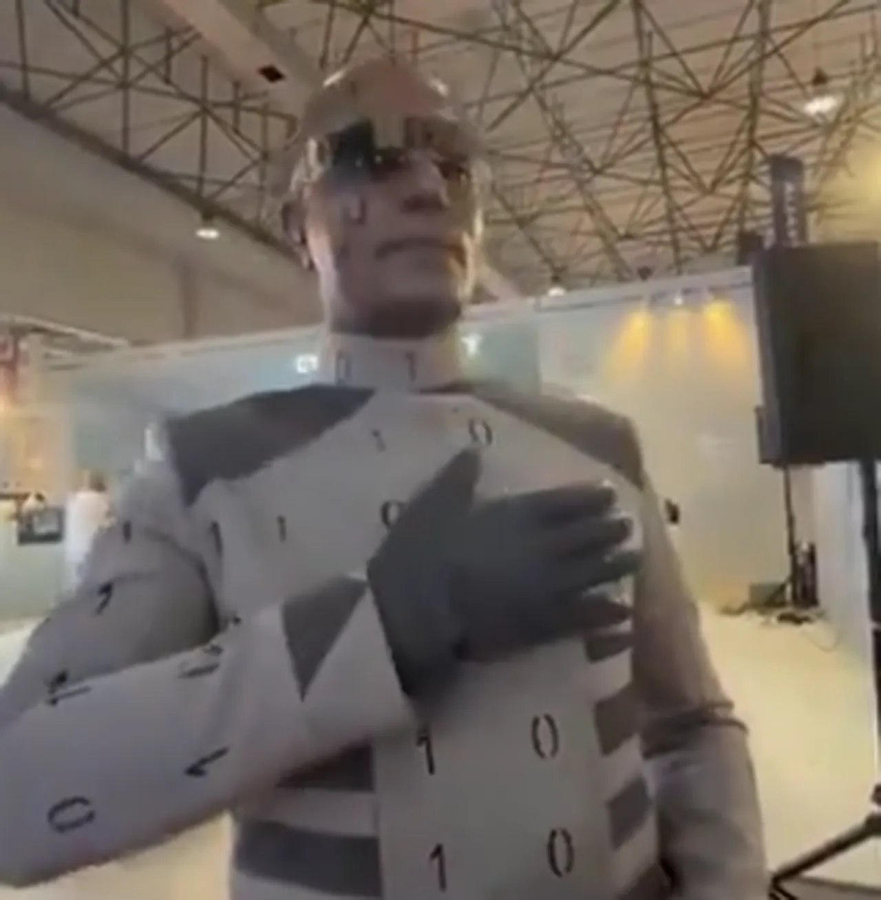 İranın sahte insansı robotları dünyanın gündeminde