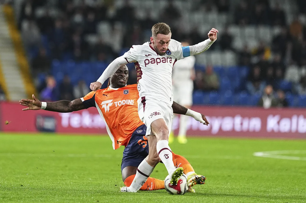 Edin Visca, Süper Lig 13. haftasında  RAMS Başakşehir karşılaşmasında sakatlanmıştı