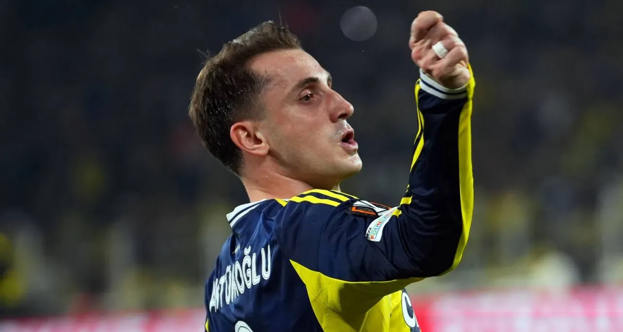 Kerem Aktürkoğlu, Fenerbahçe formasıyla 'Harry Potter' gol sevincini yaparken