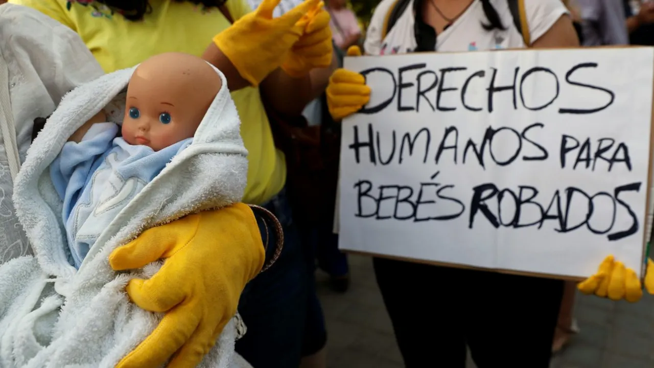  3 bin avroya bebek satacaklardı! Yakayı ele verdiler