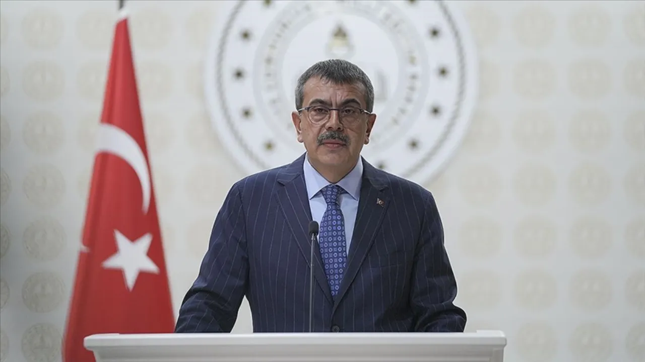 Ara tatil kalkacak mı? Bakan Tekin'den açıklama!