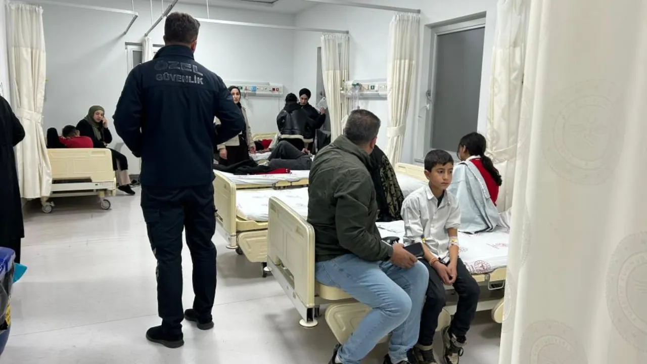 Bir zehirlenme vakası daha! 120 öğrenci hastaneye kaldırıldı