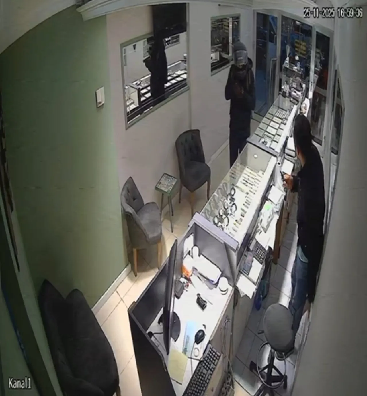 Çalışanı bağlayıp 5 kilo altını çaldı! Ordudan Diyarbakıra kadar kaçabildi