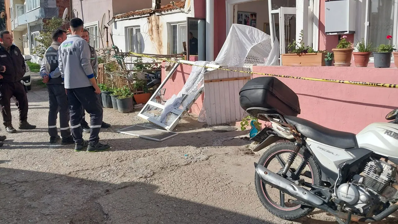 Çanakkale'de apartman dairesinde doğal gaz patlaması: 1 yaralı