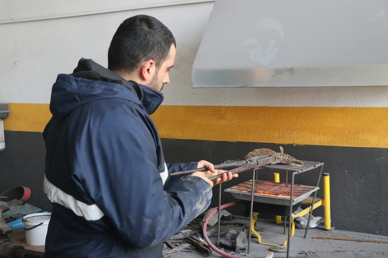 Dünyaca ünlü Sivas bıçağına 100 yıl sonra gelen yenilik! Koleksiyonerler bile hayran kaldı