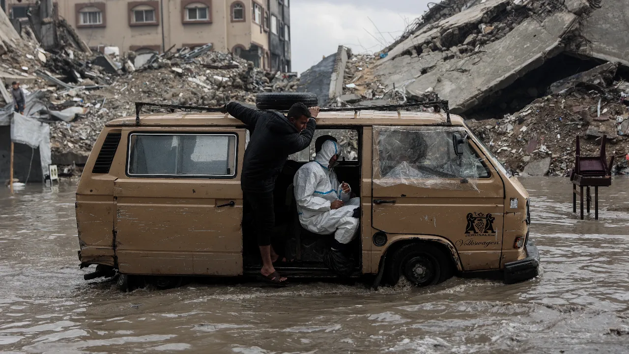 Gazze Şeridinde sel: Binlerce Filistinli kışın çadırsız kaldı!