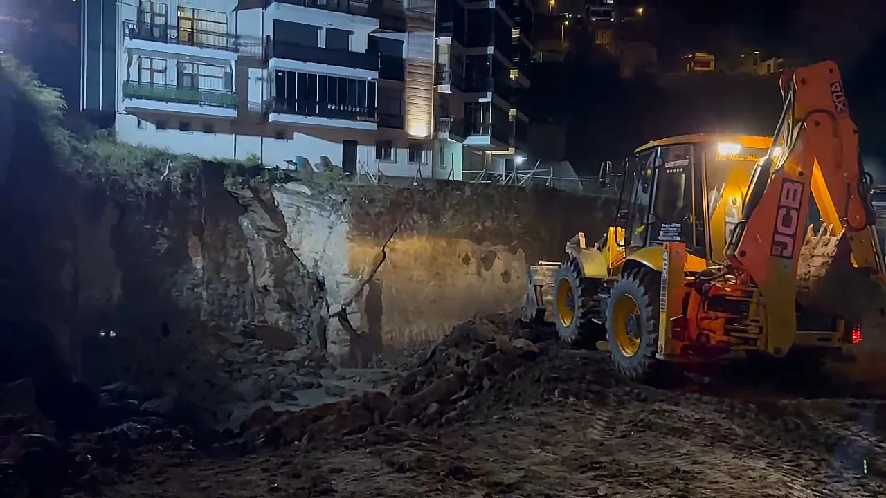 Gece saatlerinde inşaat alanında göçük! Facianın eşiğinden dönüldü