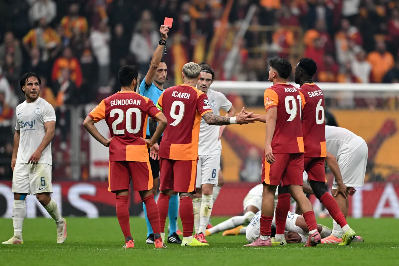 Oyuna sonradan dahil olan Arda Ünyay, ikinci sarıdan kırmızı kartla oyun dışında kaldı