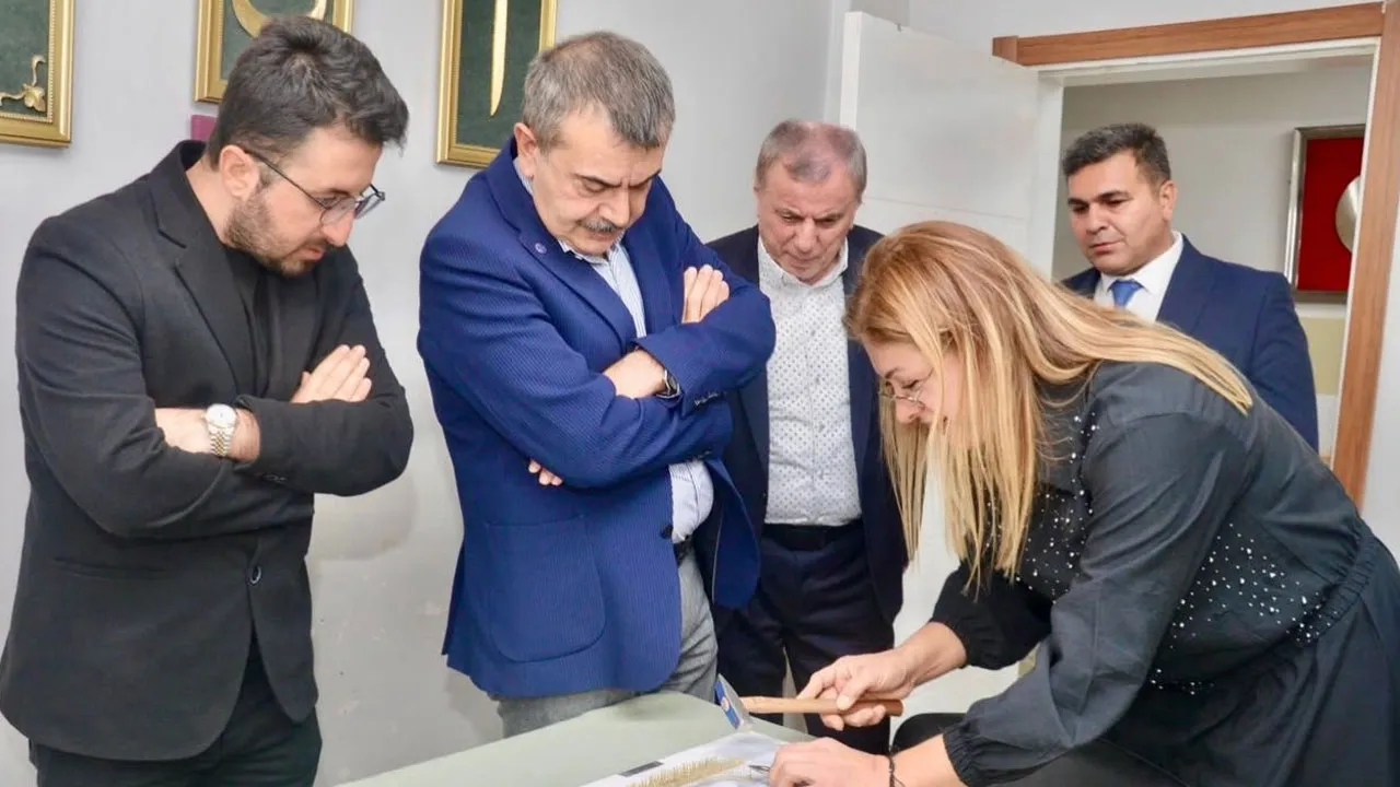 Millî Eğitim Bakanı Yusuf Tekin’in Mardin’deki incelemelerine Eğitim Editörümüz Mahmut Özay da eşlik etti.