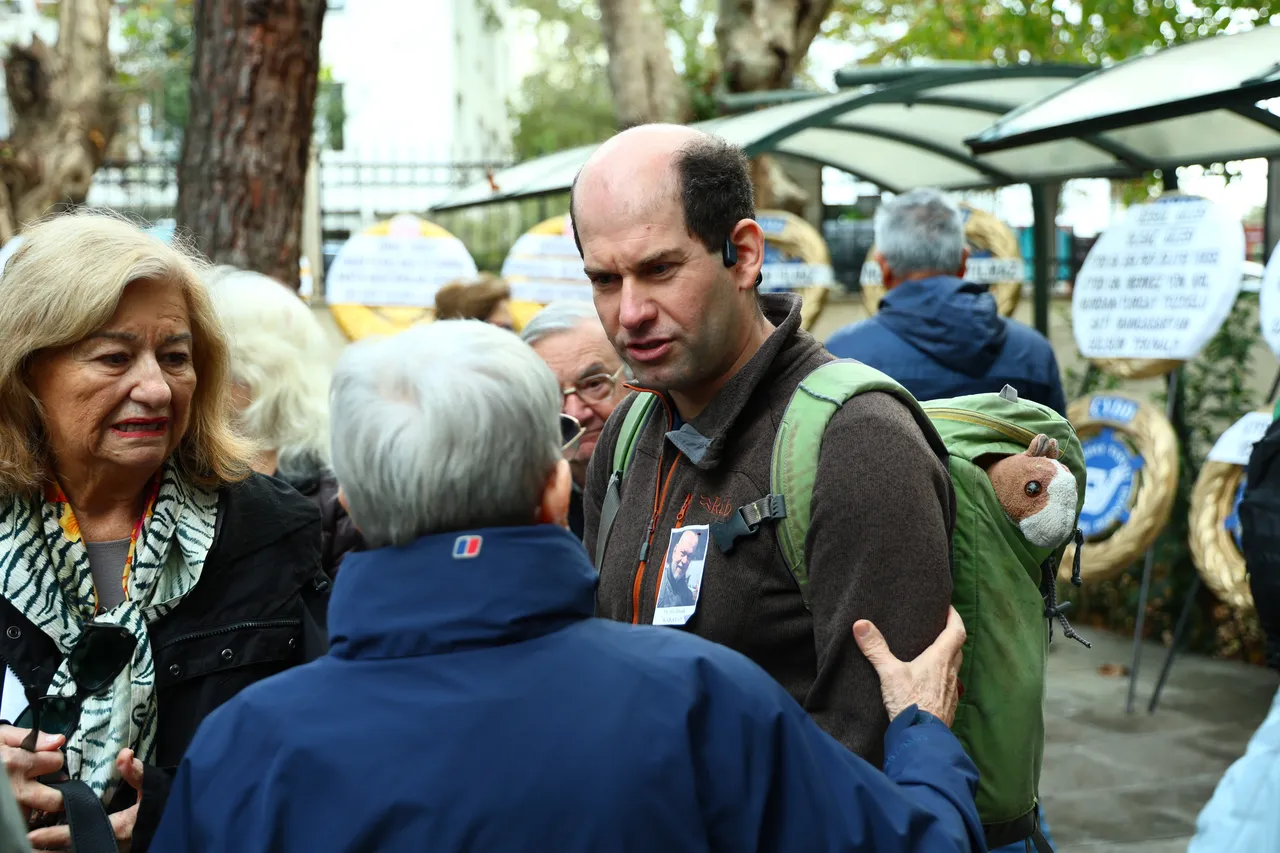 Prof. Dr. Canan Karatay’dan eşi Dr. Ali Başak Karatay’a veda! Çelenkteki not gözleri doldurdu