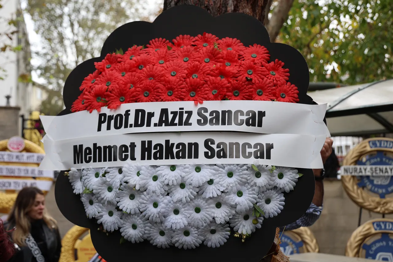 Prof. Dr. Canan Karatay’dan eşi Dr. Ali Başak Karatay’a veda! Çelenkteki not gözleri doldurdu