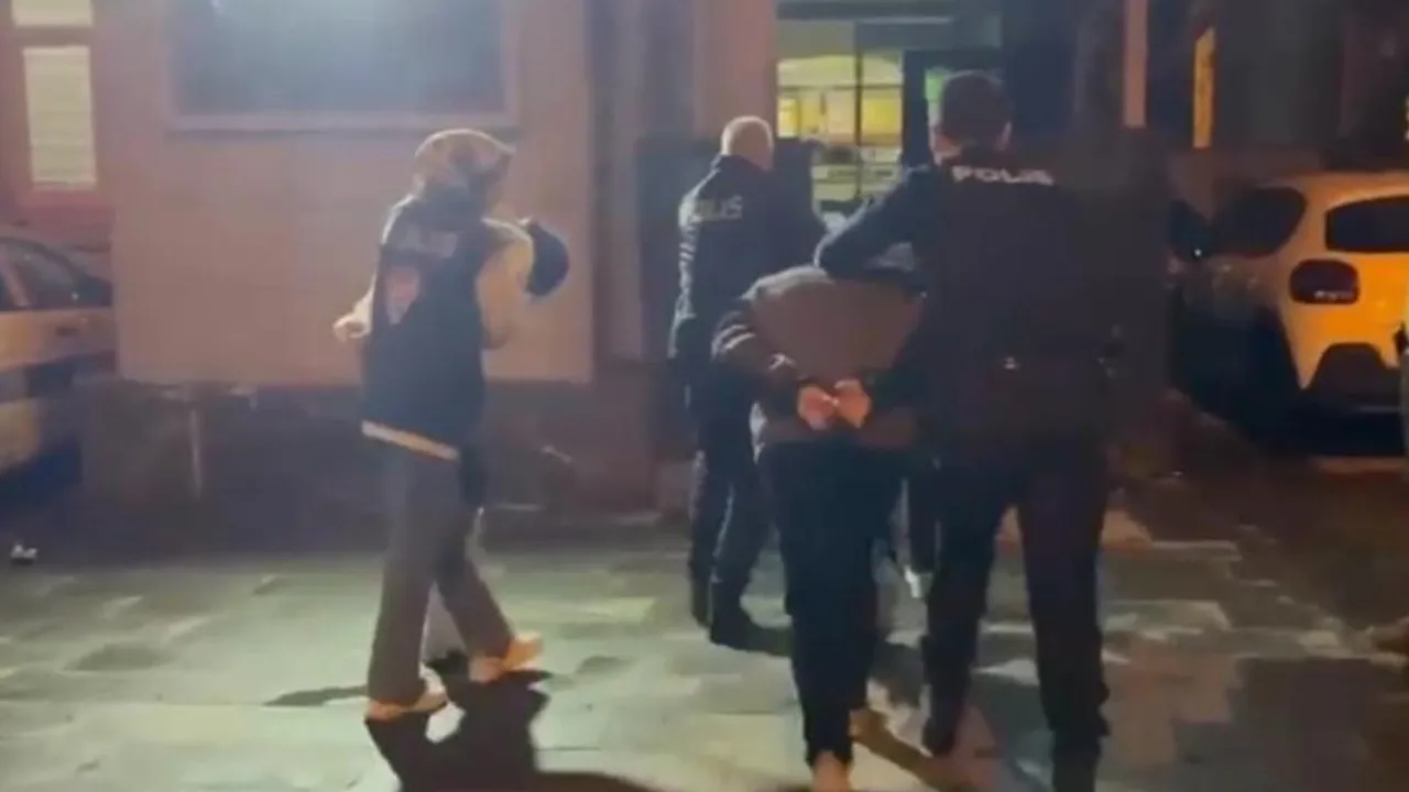 Suç makinesi sahte altın bozdururken yakalandı! 5 kişi gözaltına alındı