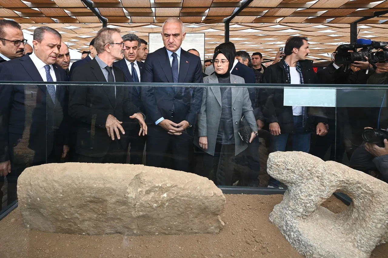 Tarihin akışını değiştirebilir! Ağzı dikili “Ölüm Yüzü” heykeli gün yüzüne çıktı