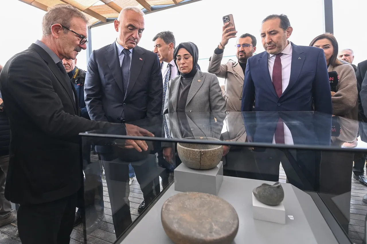 Tarihin akışını değiştirebilir! Ağzı dikili “Ölüm Yüzü” heykeli gün yüzüne çıktı