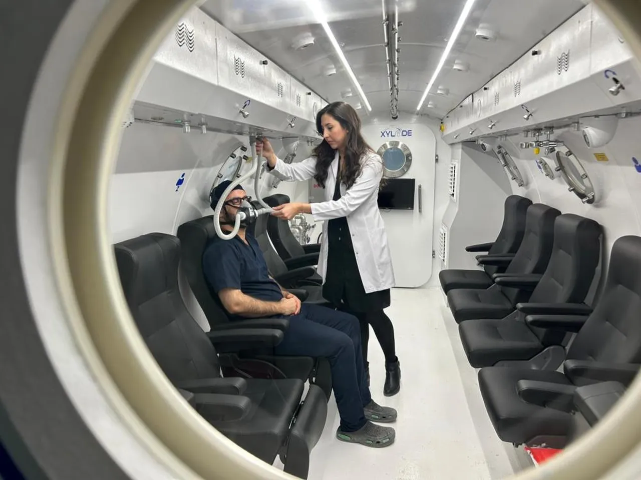 Hiperbarik oksijen tedavisinin uygulandığı özel kabin