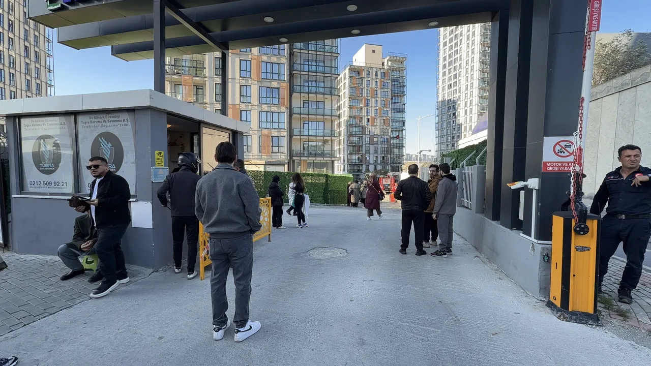 27 katlı binanın 23.katında yangın çıktı