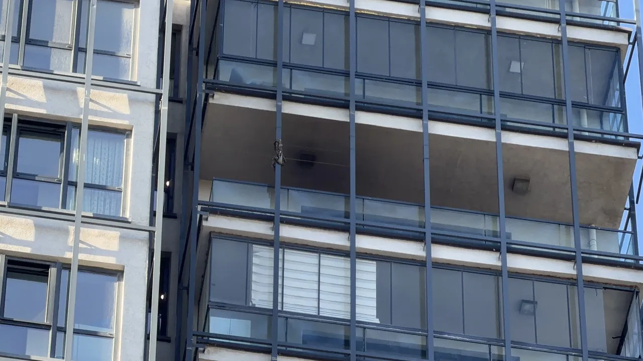 Başakşehirde 27 katlı binada yangın paniği! Herkes tahliye edildi