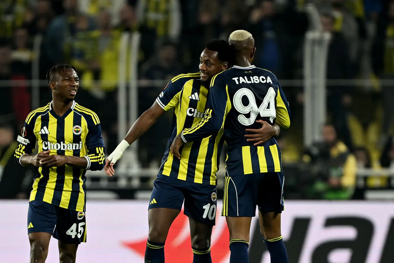 Fenerbahçeli oyuncuların gol sevinci
