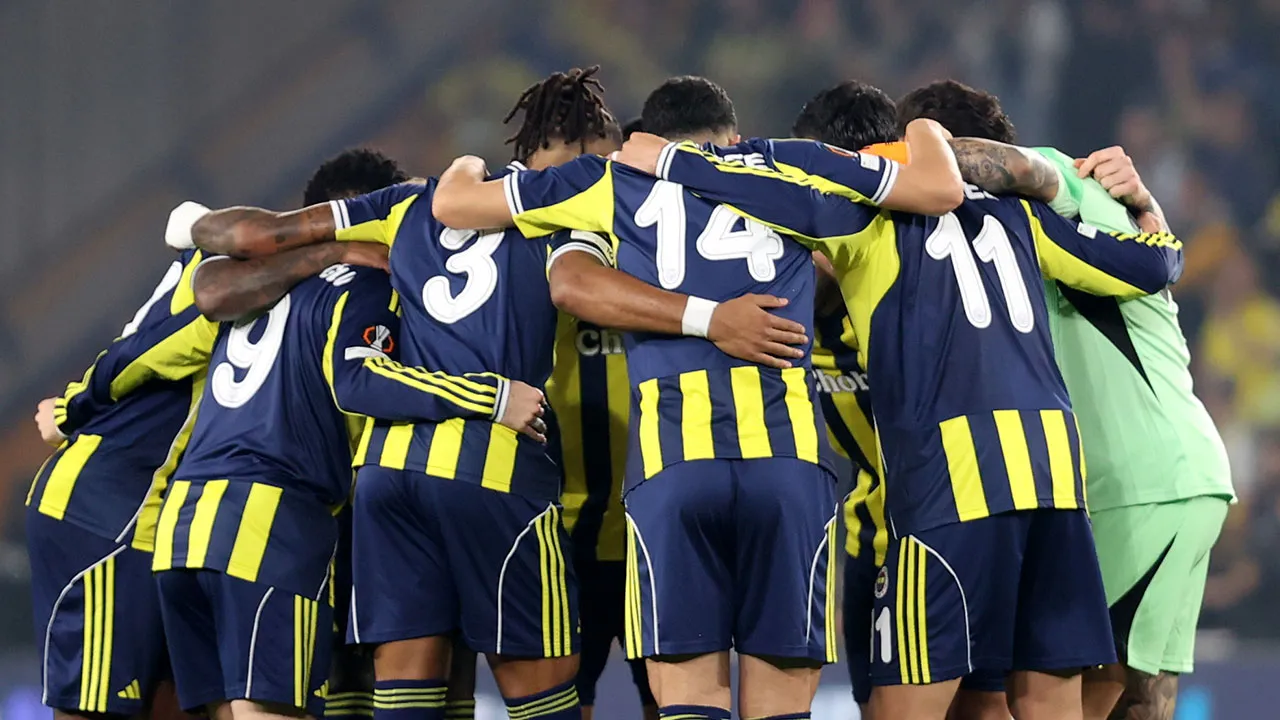 Fenerbahçe'de derbi öncesi sakatlık şoku: Devam edemedi