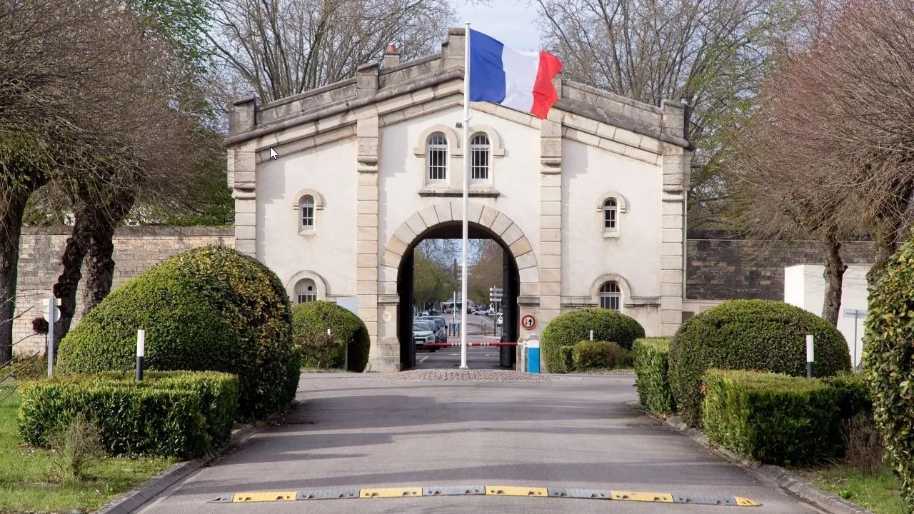 Fransa’da film gibi firar: Mahkumlar drone’la ekipman alıp hapisten kaçtı