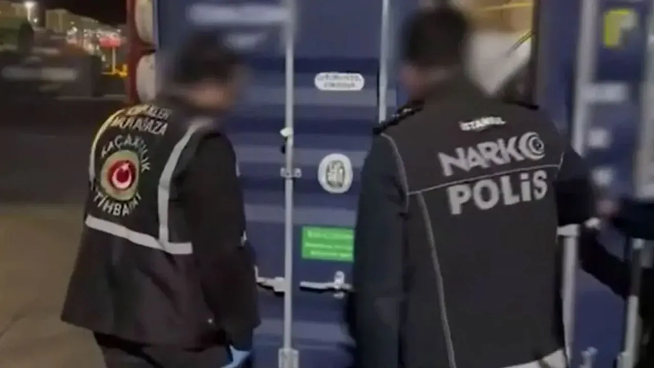 İstanbul Ambarlı Limanı'nda konteynerden kilo kilo uyuşturucu çıktı!
